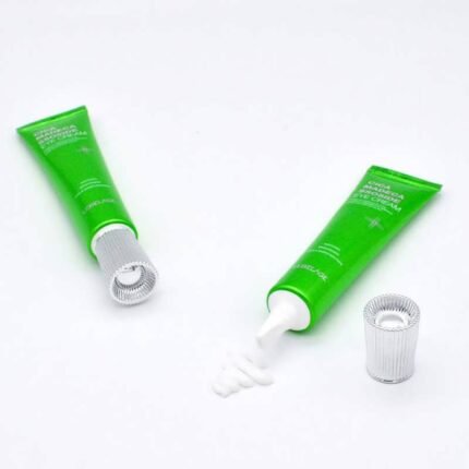 Cica Madecassoside Eye Cream In Using